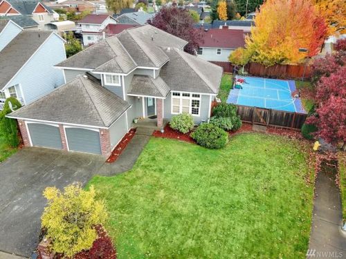 701 16th Street Pl, Puyallup, WA 98371-5177