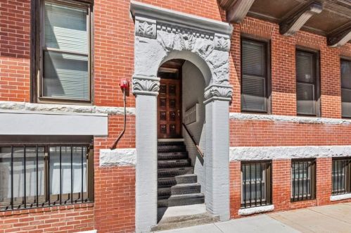 8 Battery St, Boston MA  exterior