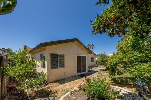 11325 Camarosa Cir, San Diego CA 92126-1621 exterior