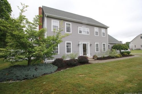 5 Wildflower Dr, Hebron, CT 06248-1448