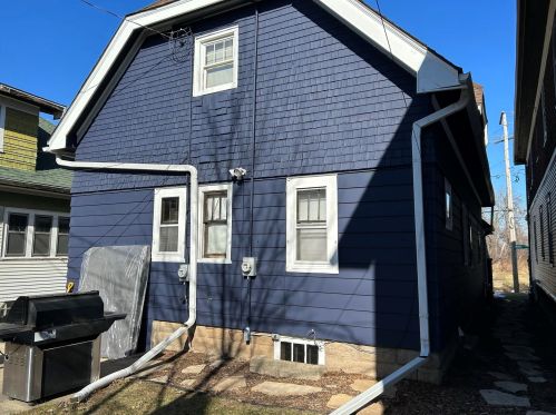 1960 Warren Ave, Milwaukee WI  53202-1640 exterior