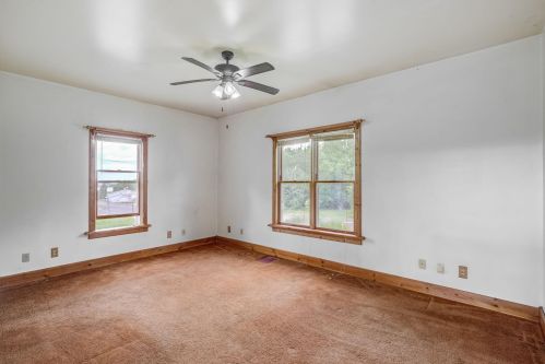 2352 90th Ave, East Farmington, WI 54020-4213