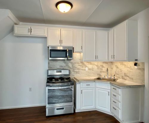 912 66th Pl, Kenosha, WI 53143-1304