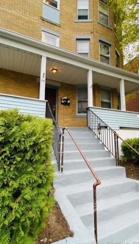 39 Acorn St, New Britain, CT 06051-1330