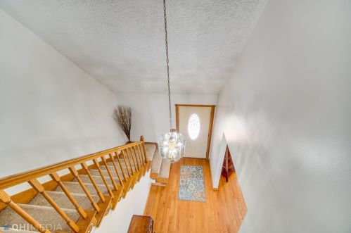 311 Kenbridge Ct, Valpo, IN 46385-8512