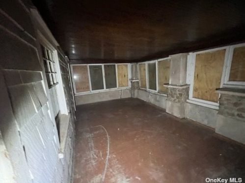 2705 Lighthouse Rd, Southold NY  11971-3107 exterior