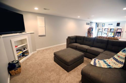 724 Joshua Ln, Lake Geneva WI  53147-4746 exterior