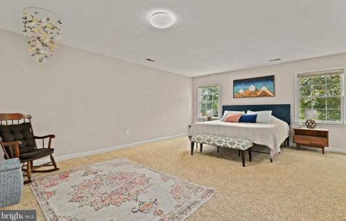 526 Beauregard Dr, Leesburg VA 20175-8924 exterior