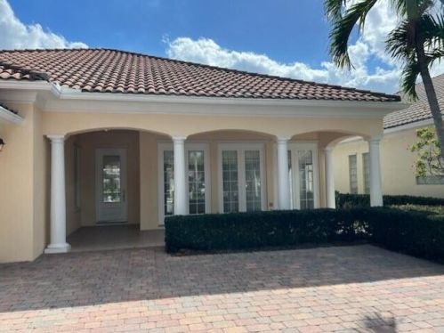 1109 Orinoco Way, West Palm Beach, FL 33410-2154