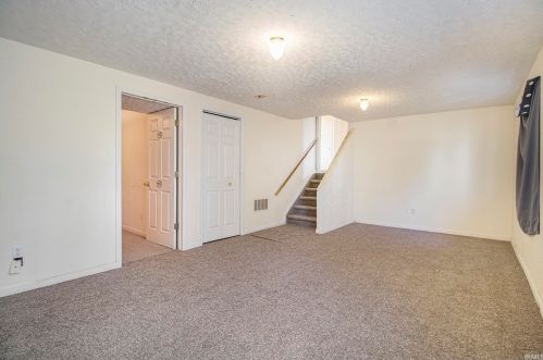 625 Lovechio Dr, Mishawaka IN  46544-5637 exterior