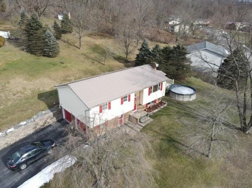 16 Pinecrest Dr, Seward, PA 15954-8433