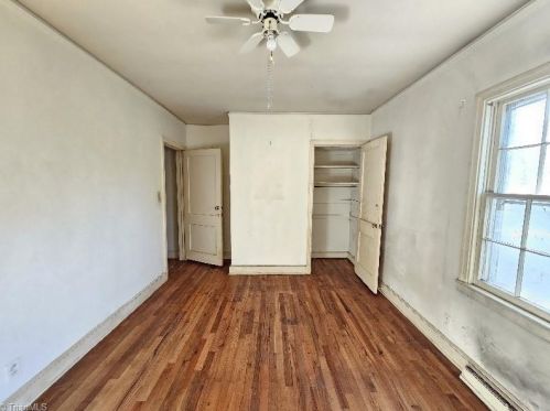 1521 Colonial Ave, Greensboro NC  27408-4907 exterior