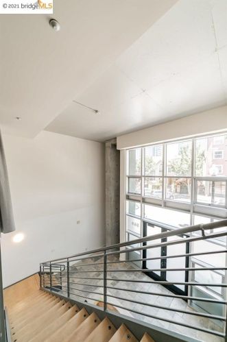 569 9th St, Oakland CA  94607-3833 exterior