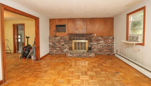 16 Fordway Rd, Raymond NH  03077-2459 exterior