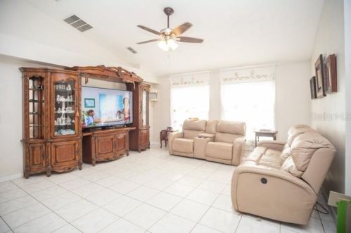 2306 Walnut Cyn Dr, Kissimmee FL  34758-1719 exterior