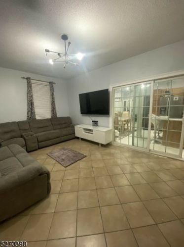 7 Garfield Ave, Paterson NJ  07506-2517 exterior