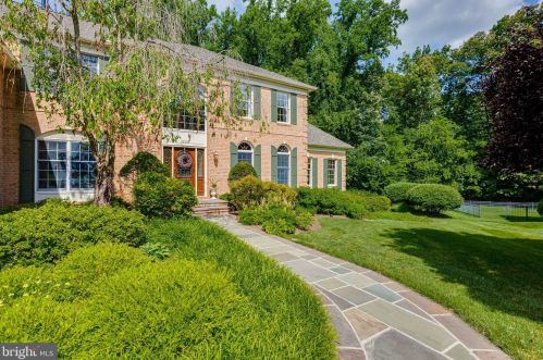 3200 Ox Meadow Ct, Herndon, VA 20171-1747