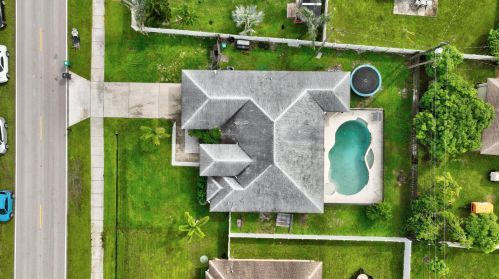 912 Paar Dr, Fort Pierce FL  34953-5623 exterior