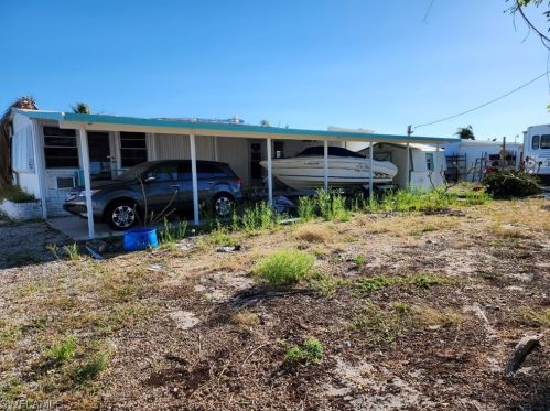 4855 Flamingo Dr, Saint James City FL  33956-2818 exterior