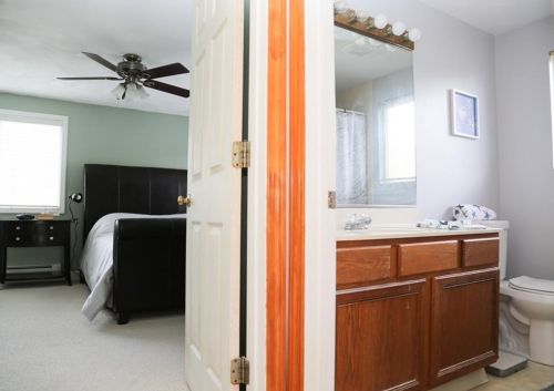 853 Boston Neck Rd, South Kingstown RI  02882-2904 exterior