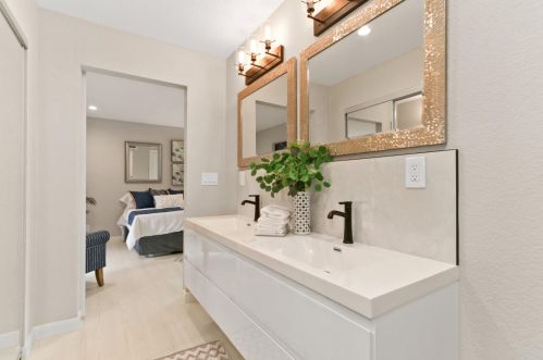10 Clover Ct, Woodland CA  95695-3026 exterior