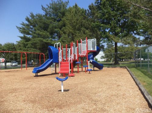269 Bromley Pl, East Brunswick NJ  08816-5104 exterior