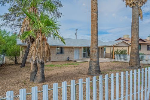 2021 Merlin Rd, Tucson, AZ 85713-4536