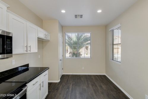 3301 Meadowview Dr, Gilbert AZ 85298-4001 exterior