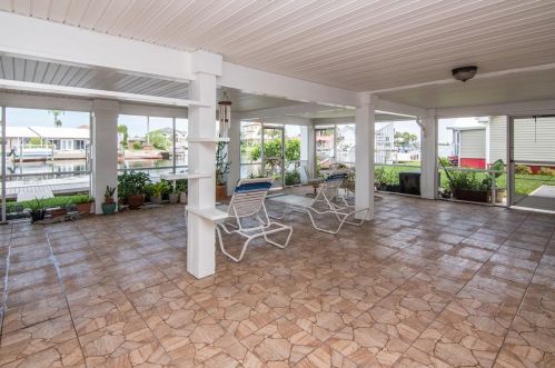 3325 Gulf Winds Cir, Brooksville FL  34607-3027 exterior