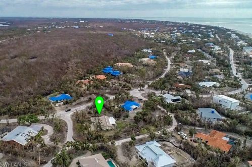 4752 Rue Helene, Sanibel FL  33957-2612 exterior