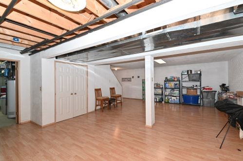 28842 Stone Ridge Ct, Waterford WI  53185-5609 exterior