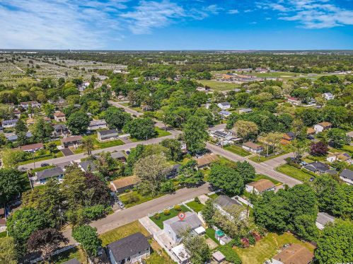 15 29th St, Wheatley Heights NY  11798-3713 exterior