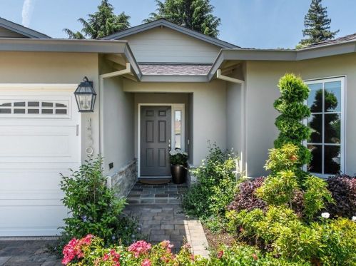 1539 Gilmore St, Mountain View, CA 94040-2916