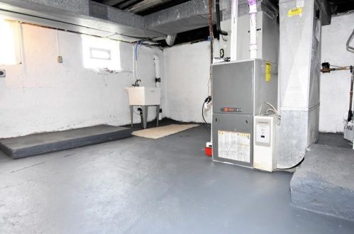 239 Mary St, Whitaker PA  15120-2624 exterior