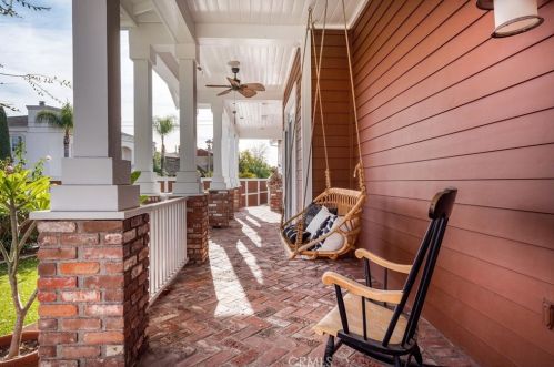 5250 Appian Way, Long Beach CA  90803-1901 exterior