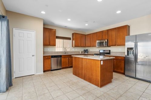 34122 Camelina St, Lake Elsinore CA  92532-2957 exterior