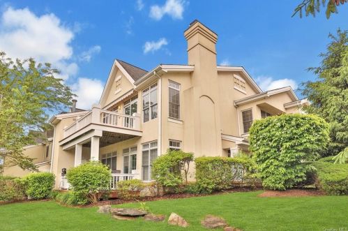 144 Doral Greens Dr, Rye Brook, NY 10573-5406