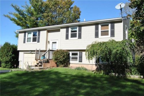 6131 Hanover Rd, Canandaigua, NY 14425-8924