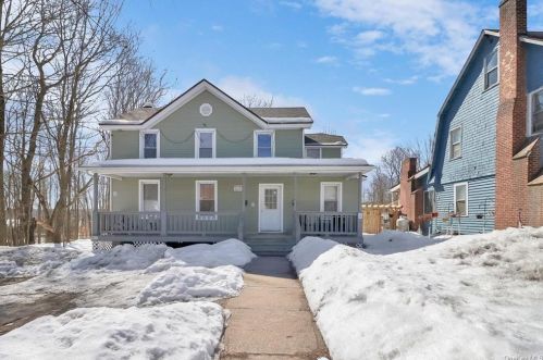 18 Russell St, South Fallsburg, NY 12779-5717