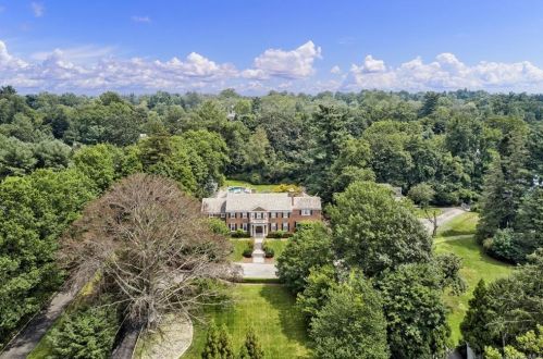 8 Cooper Rd, Scarsdale, NY 10583-2802