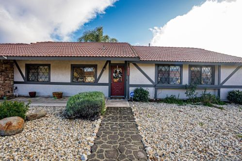 22335 Osprey Ct, Wildomar CA  92595-8147 exterior