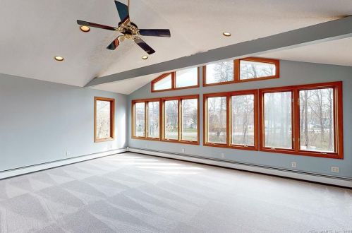 939 Boston Tpke, Manchester CT  06043-7403 exterior