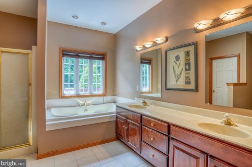 231 Crosby Knl Cir, Dover DE  19904-1098 exterior