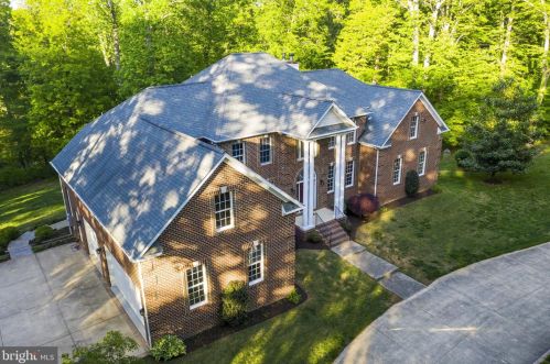 20 Hartlake Dr, Fredericksburg VA  22406-4635 exterior