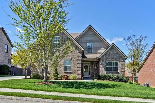 1733 Bonnie Roach Ln, Knoxville, TN 37922-8407