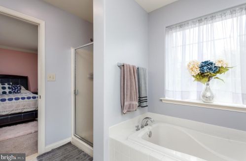 56 Green View Dr, Pottstown PA  19464-7501 exterior