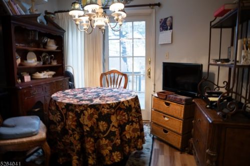 10 Peach Ct, Flemington NJ  08822-3005 exterior