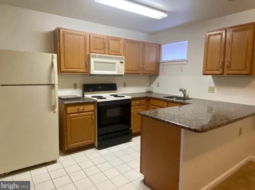 3601 Eastview Ln, Wilmington, DE 19802-1754