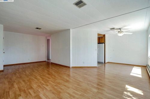 6901 Johnston Rd, Pleasanton CA  94588-9460 exterior