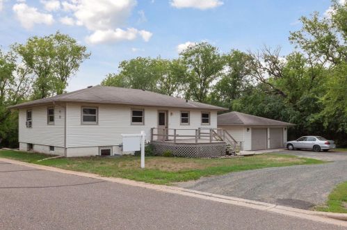 456 Tony St, East Farmington, WI 54020-8192